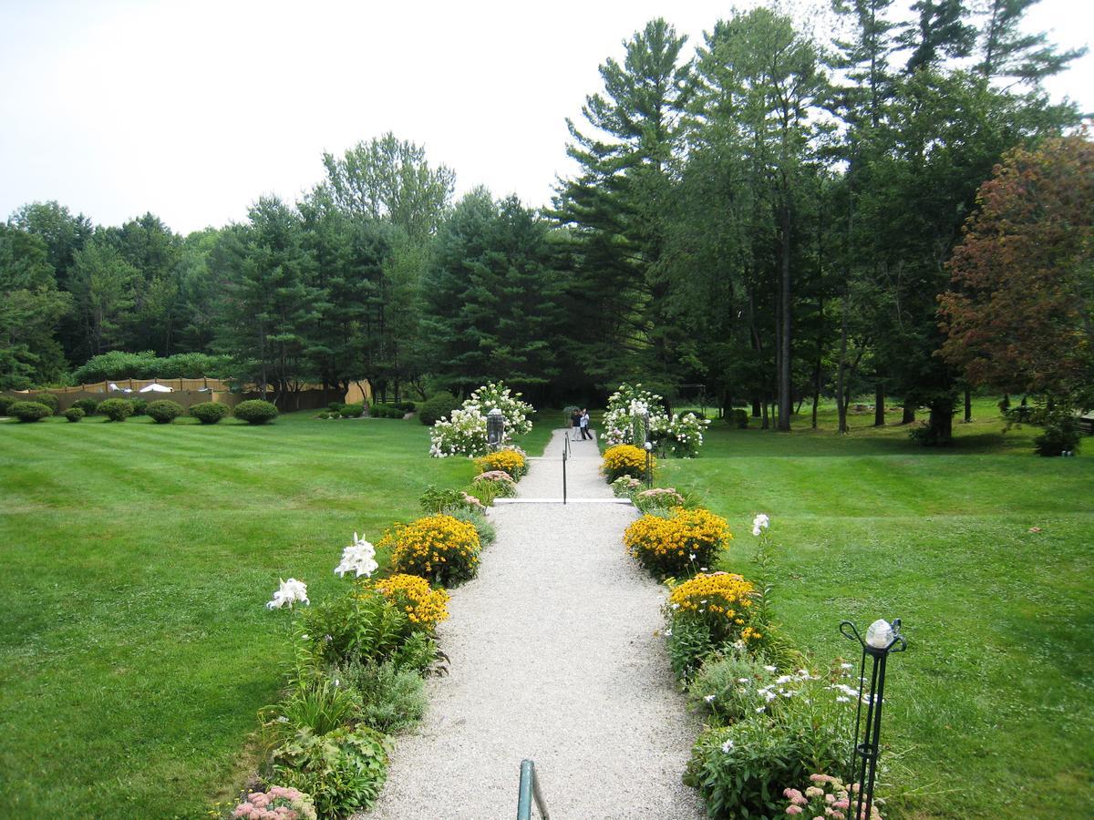 Seven Hills Inn Lenox Bagian luar foto