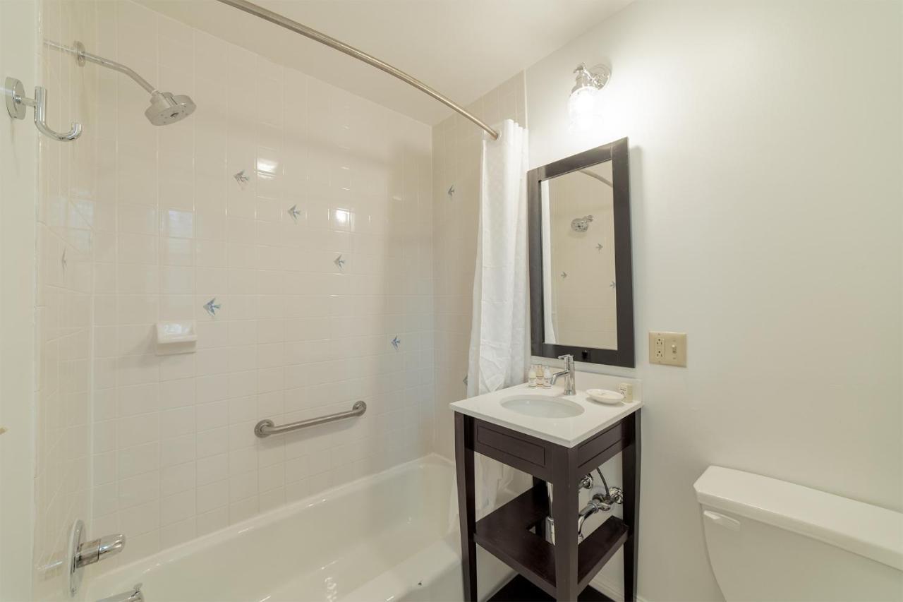 Seven Hills Inn Lenox Bagian luar foto