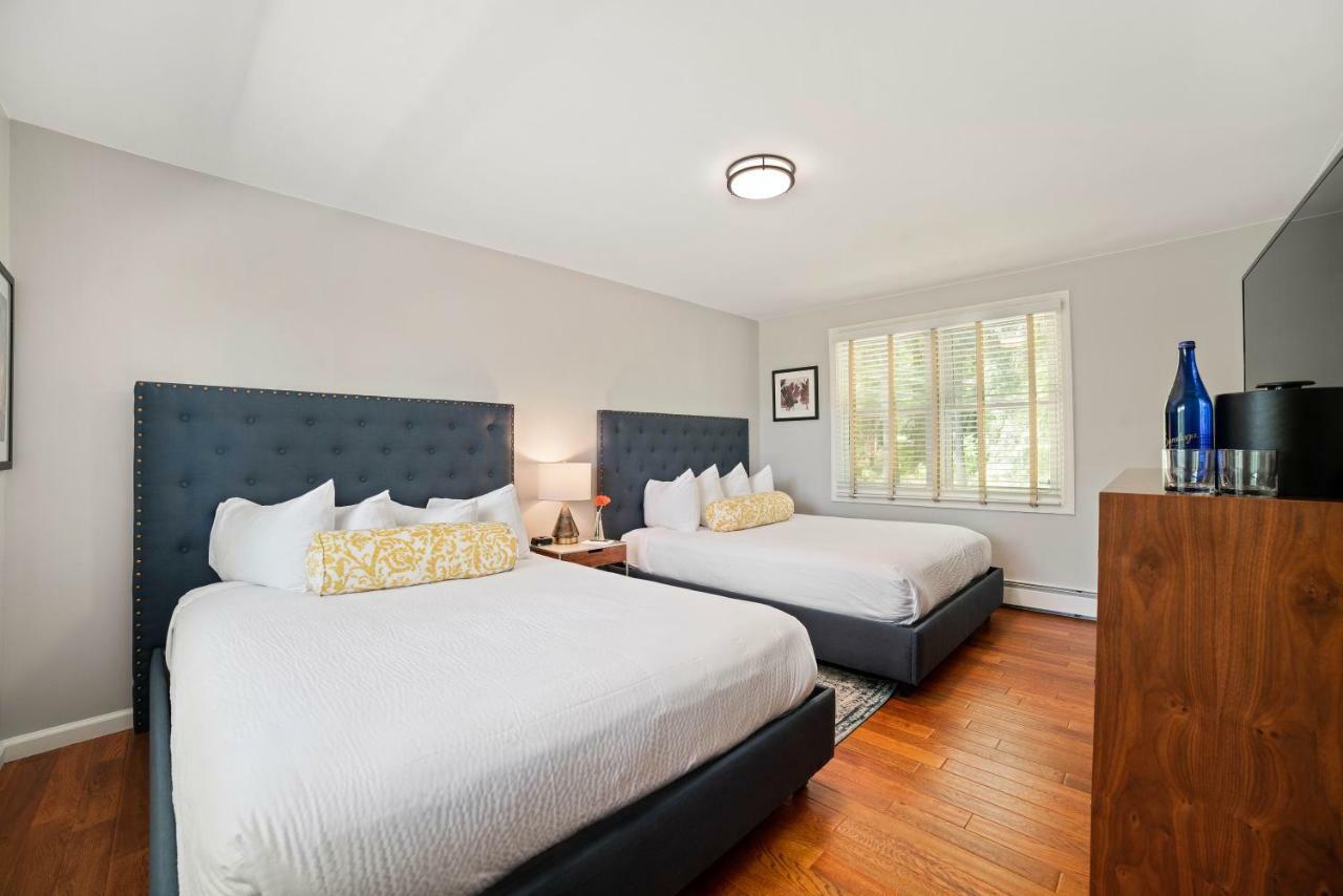Seven Hills Inn Lenox Bagian luar foto