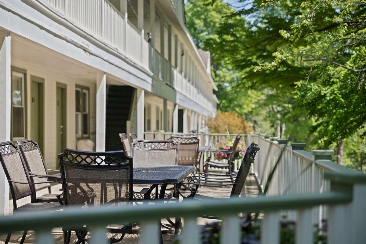 Seven Hills Inn Lenox Bagian luar foto