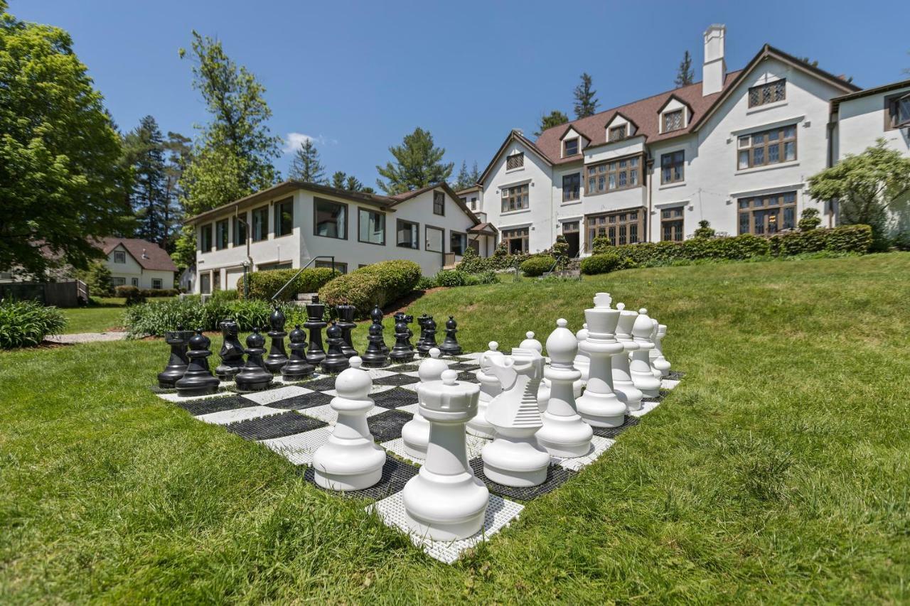 Seven Hills Inn Lenox Bagian luar foto