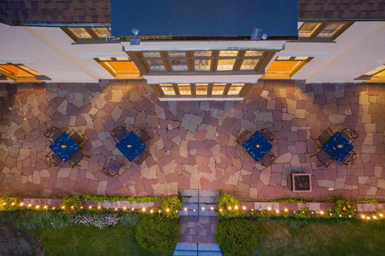 Seven Hills Inn Lenox Bagian luar foto